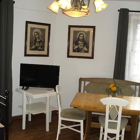 Appartement 25 Qm Mit Bad An Der Mosel - Naehe Koblenz ディーブリヒ エクステリア 写真
