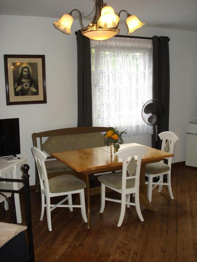 Appartement 25 Qm Mit Bad An Der Mosel - Naehe Koblenz ディーブリヒ エクステリア 写真